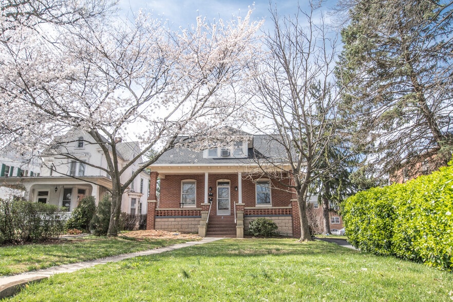HOUSE FRONT - 813 N Market St