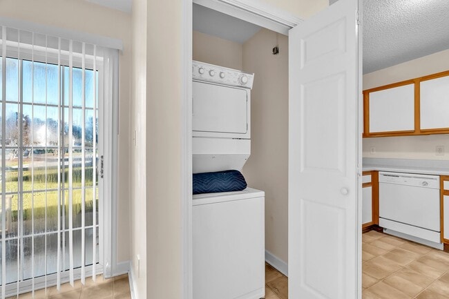 Building Photo - 57 Pirates Cove Dr