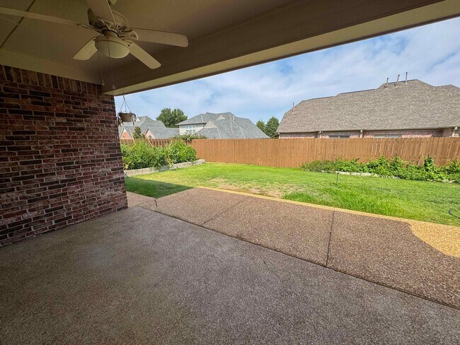 Building Photo - 464 Thornbuck Cove