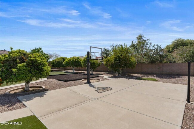 Building Photo - 3410 E Vallejo Ct