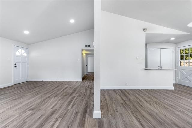 Building Photo - 912 Warfield Way