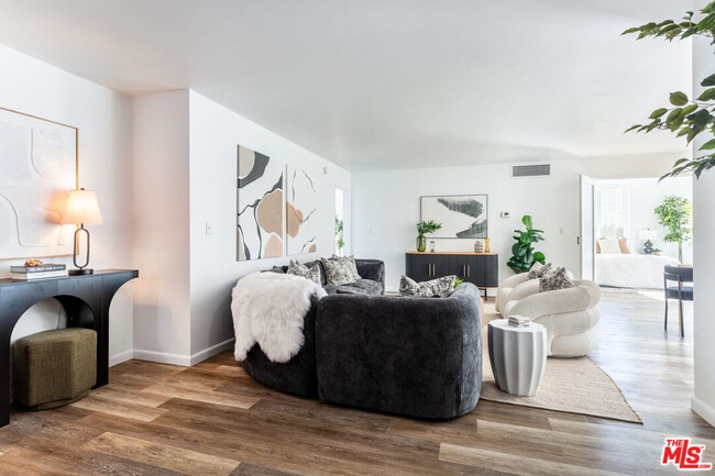 Building Photo - 9950 Durant Dr