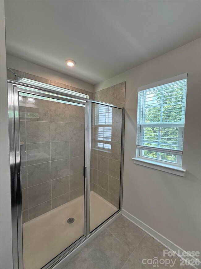 Building Photo - 422 Serenity Cir