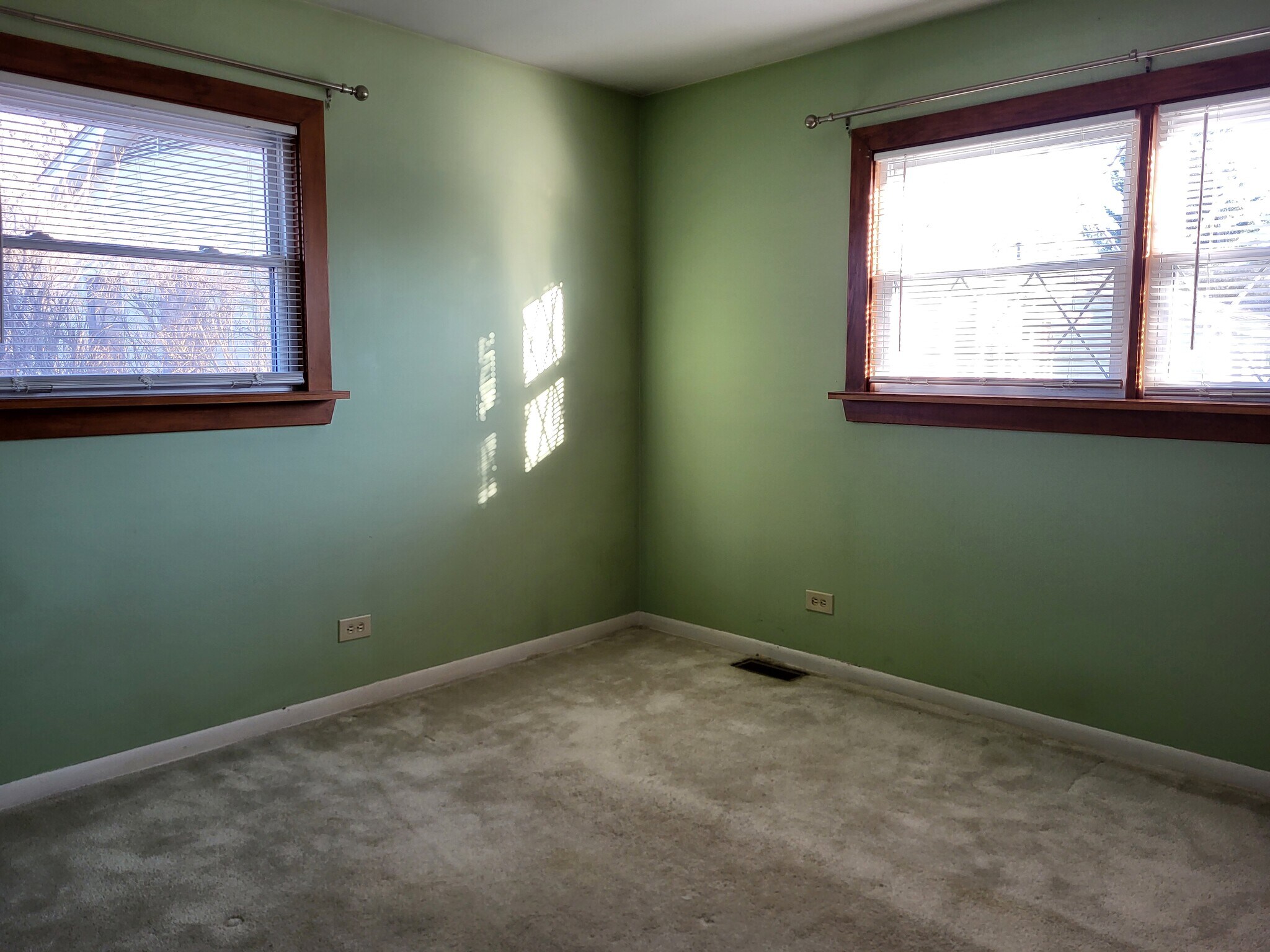 Building Photo - 242 Placid Ct