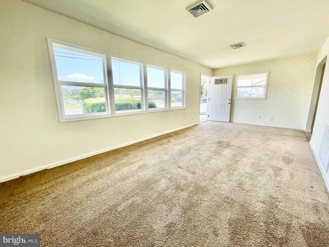 Building Photo - 1416 S Governors Ave