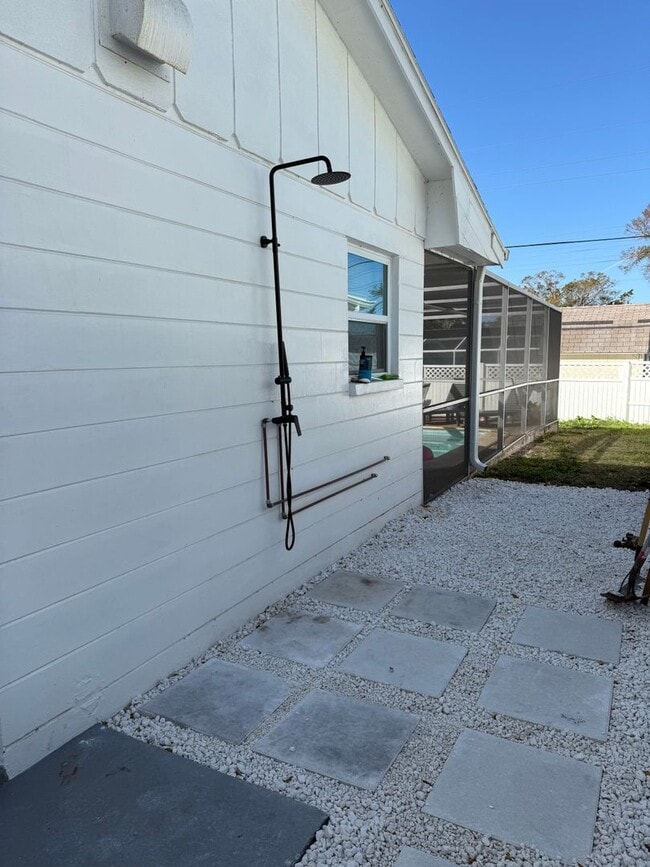 Building Photo - Stunning Seminole Home with Private Pool | 3 Bed / 2 Bath