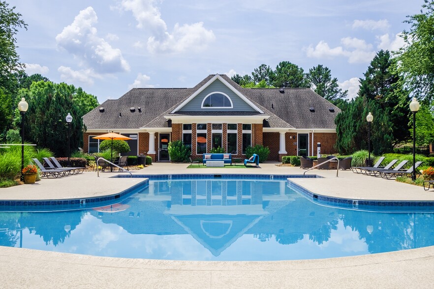 Resort-style Swimming Pool and Sundeck - Bexley Square at Concord Mills