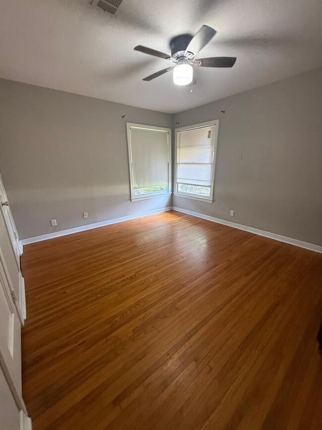 Building Photo - 3750 Kings Row