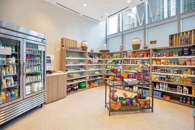 Building Photo - 851 NE 1st Ave