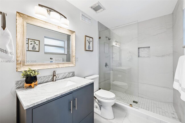 Building Photo - 4912 S Kay St