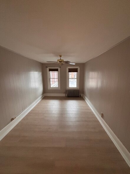 Building Photo - 212 E Main St