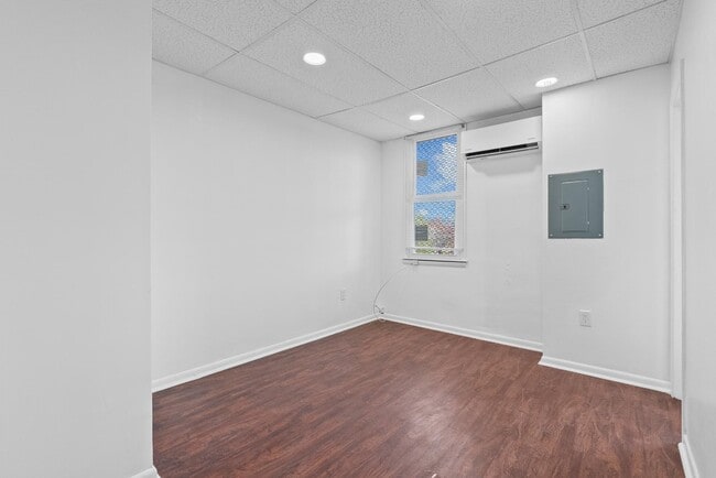 Building Photo - 2539 St Paul St