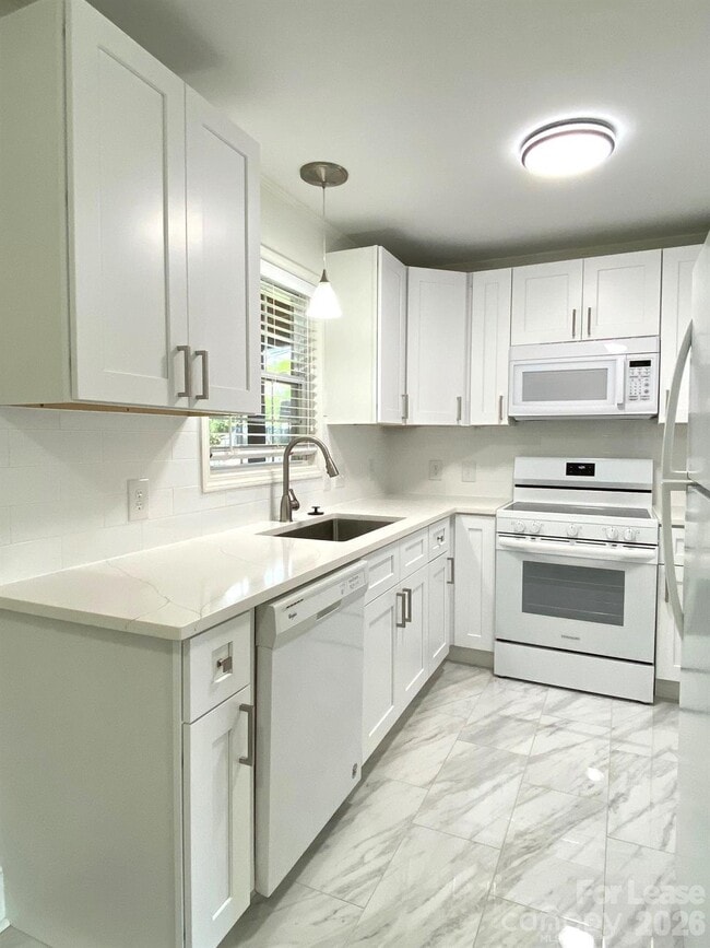 Building Photo - 1417 Cortland Rd W