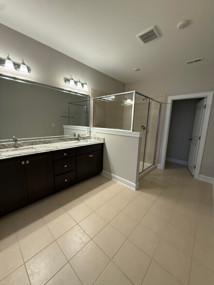 Building Photo - 335 Acorn Hollow Pl