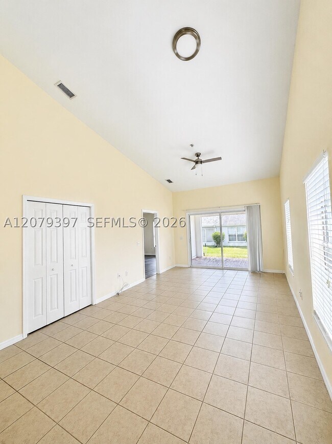 Building Photo - 10409 SW 85th Ct