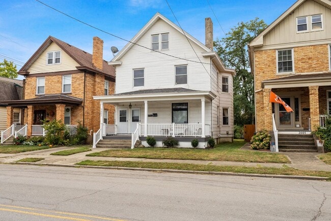 Building Photo - 2607 Robertson Ave