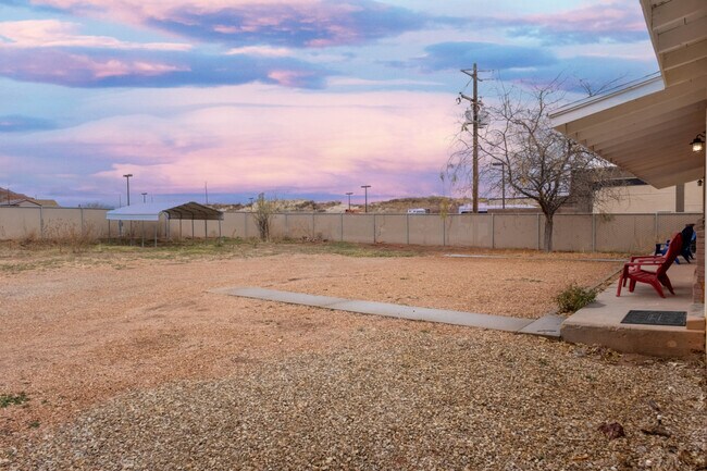 Building Photo - 170 E 100 N