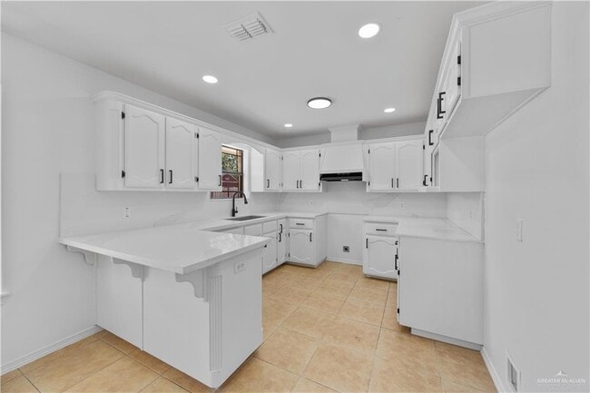Building Photo - 703 Bowie St