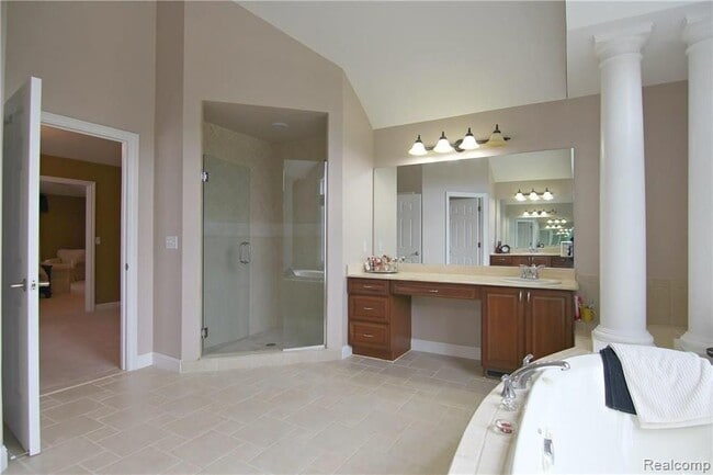 Building Photo - 26131 Sunbury Ct