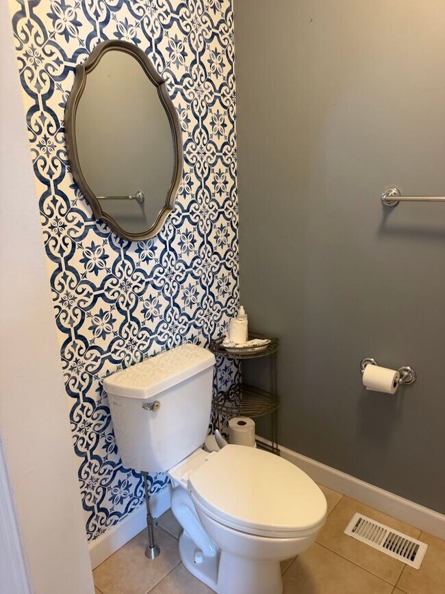 Building Photo - Beautiful 5 Bedroom, 3.5 Bathroom Home for Rent