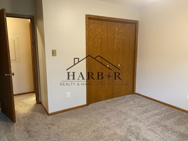 Building Photo - 2426 30th Ave NW