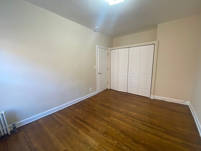 Building Photo - 1341 W Touhy Ave