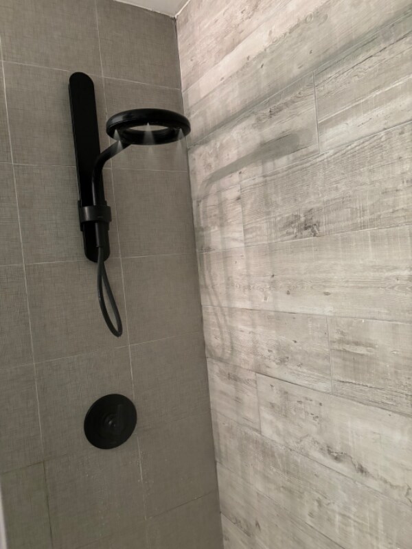 Building Photo - 3 E Ridge Mews