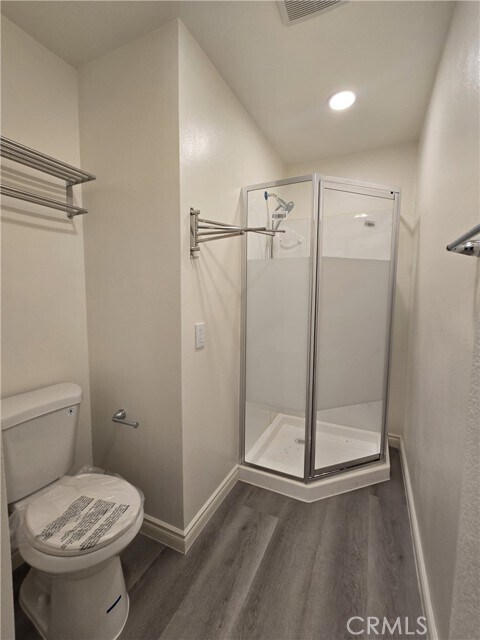 Building Photo - 422 W Graves Ave