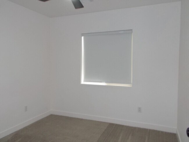 Building Photo - Spacious 3-Bed, 2.5-Bath in Las Vegas!
