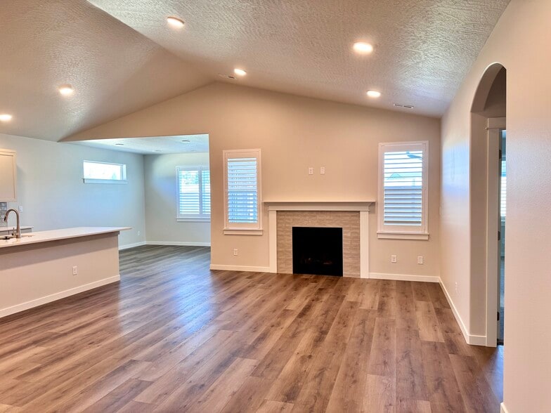 Building Photo - 13326 N Apex Way