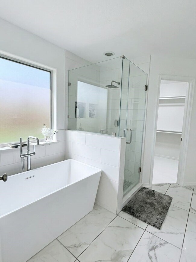 Building Photo - 1011 Backland Ct