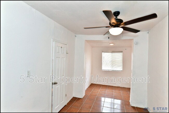 Building Photo - 1910 Olive Ave