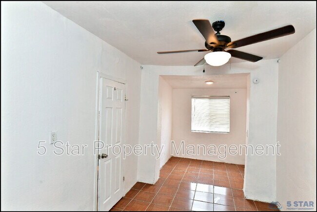 Building Photo - 1910A Olive Ave !!