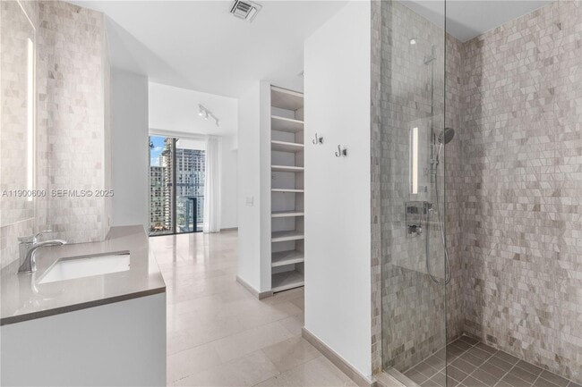 Building Photo - 68 SE 6th St