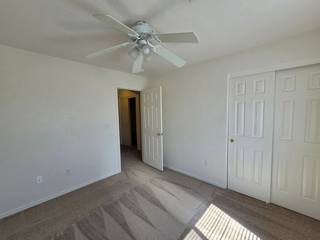 Building Photo - 3 Bed/2 bath home located in desirable Holiday Shores, Bullhead City AZ.