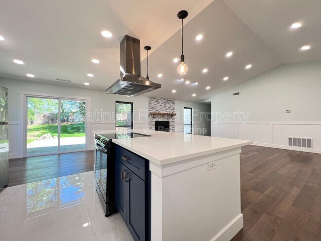 Building Photo - 1331 Buttercup Ct