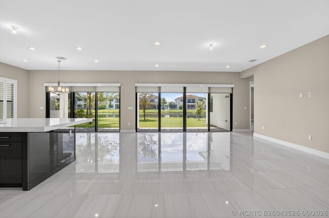 Building Photo - 17089 Rainbow Fls Trl