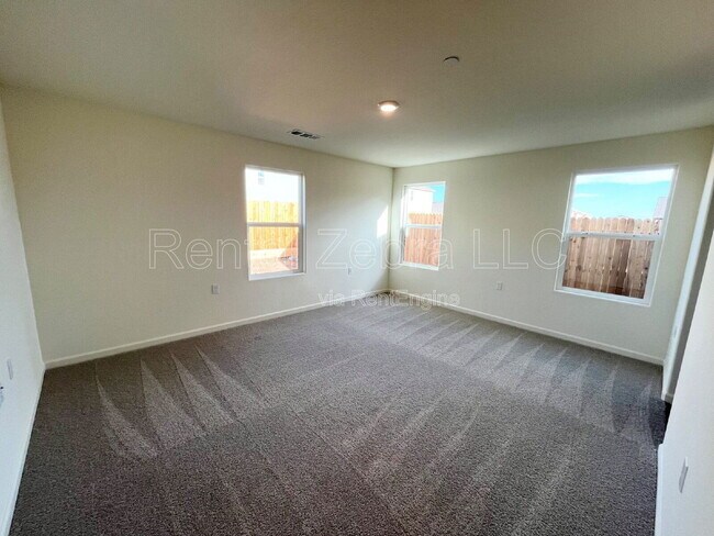 Building Photo - 356 Halisan Ct