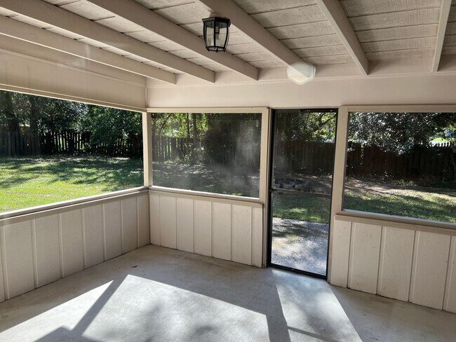 Building Photo - 140 Quail Run