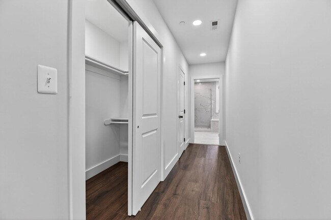 Building Photo - Spacious New Build in Quiet Silver Spring - Available Now