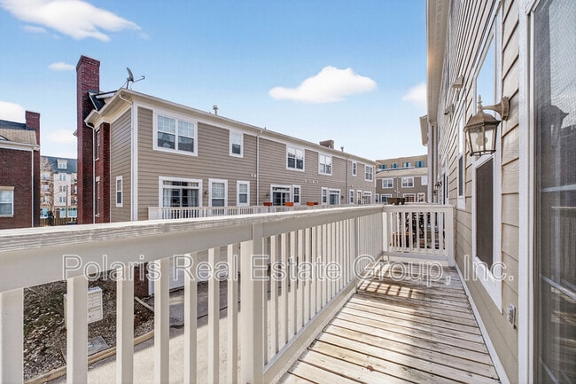 Building Photo - 83 3rd Ave NW