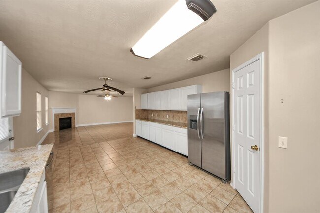 Building Photo - 2515 Knoll Shadows Ln