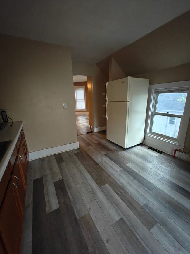 Building Photo - Charming 1BR Apartment in Owatonna