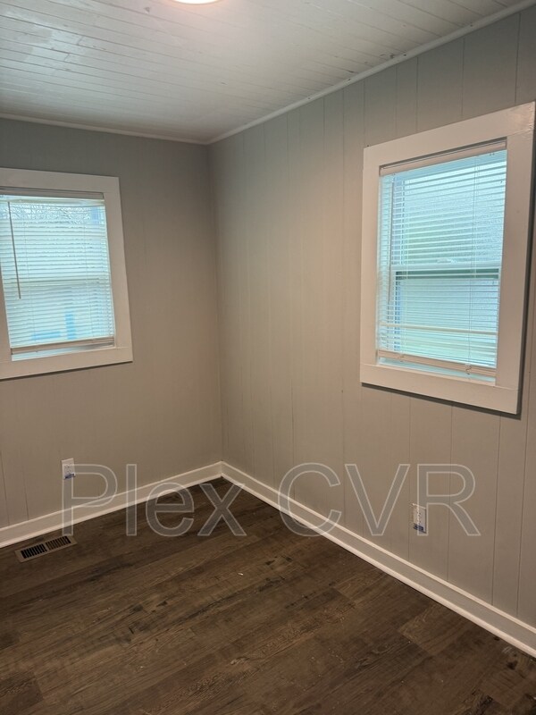 Building Photo - 4022 Young Ave