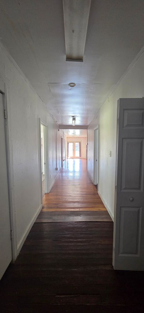 Building Photo - Large home on a corner lot in Ville Platte