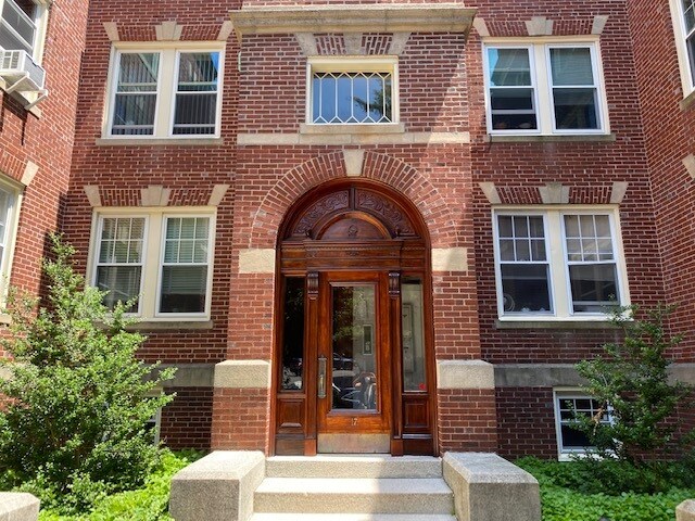 Building Photo - 17 Short St
