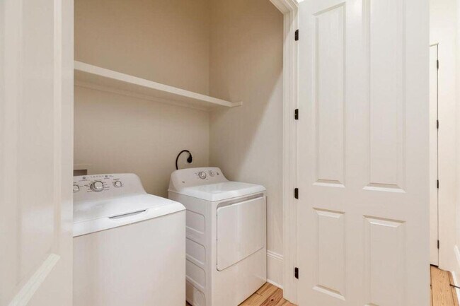 Building Photo - 1501 Robert C. Blakes Sr. Dr