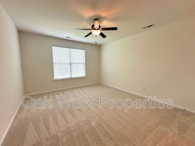 Building Photo - 3058 Nantuckett Ave