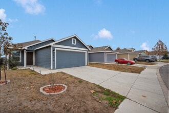 Building Photo - Charming 3 Bed 2 Bath Home near Helotes!