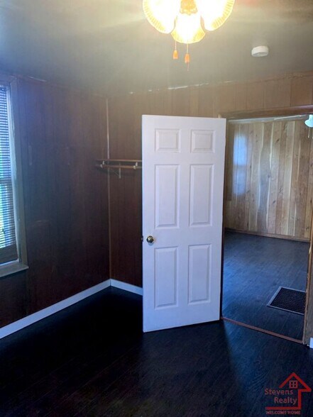 Building Photo - 2110 Brown Ave